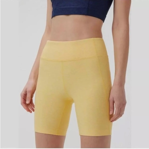 Outdoor Voices Women's Warmup 7" Athletic Shorts Buttermilk Yellow Size: M - Picture 1 of 4